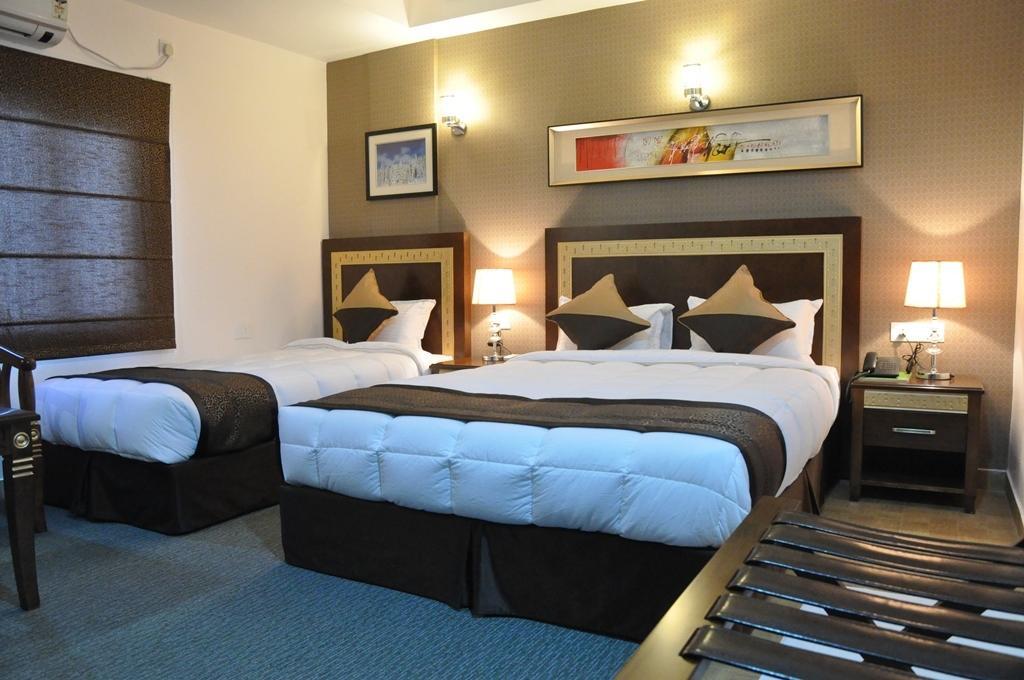Silk Route Hotel Guwahati Exterior foto