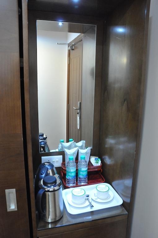 Silk Route Hotel Guwahati Exterior foto