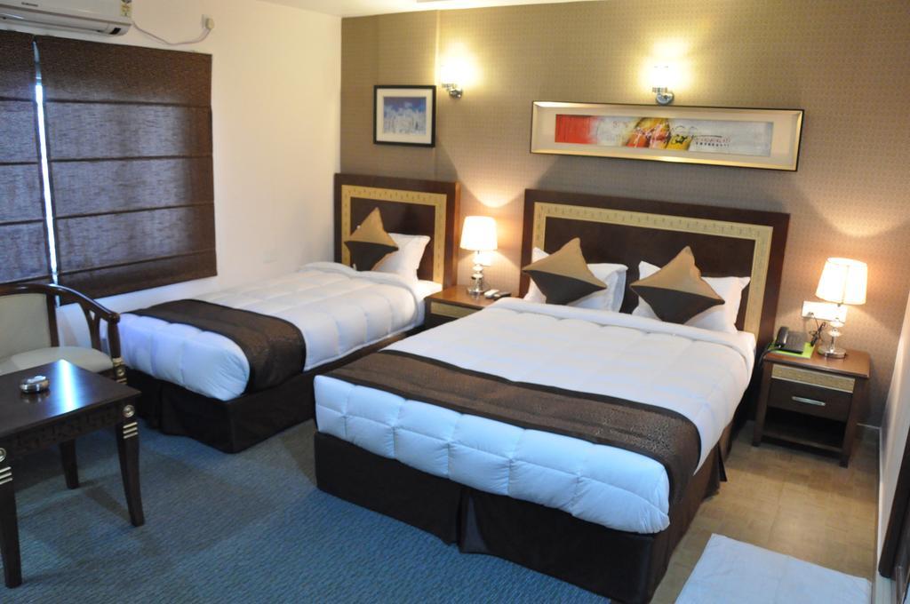 Silk Route Hotel Guwahati Exterior foto