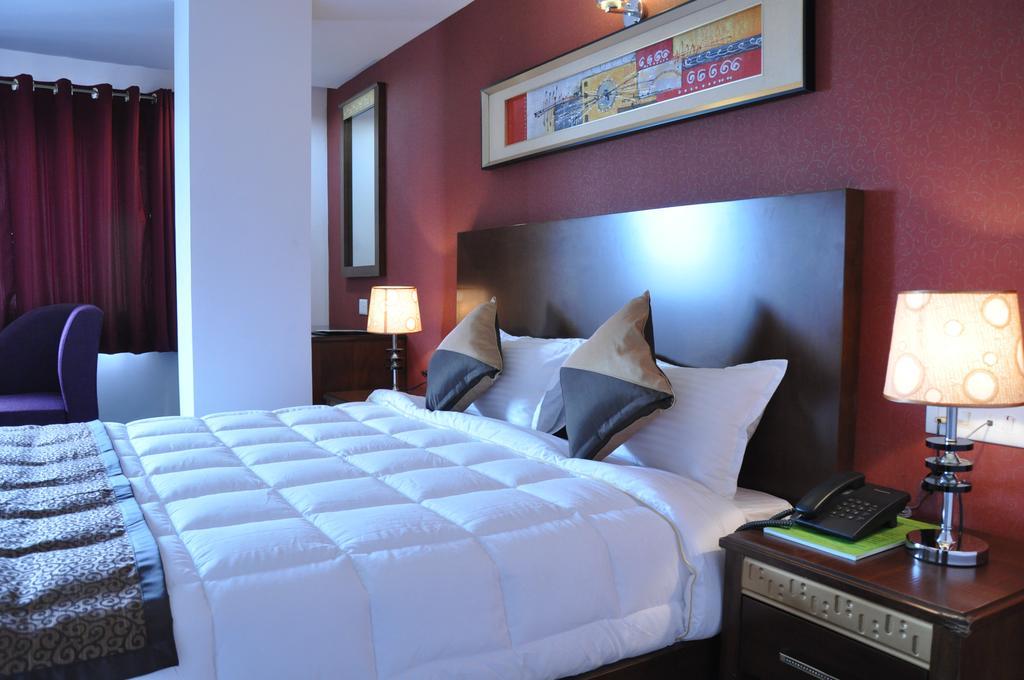 Silk Route Hotel Guwahati Exterior foto